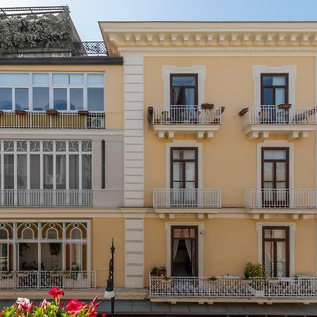 Отель Palazzo Starace Сорренто Экстерьер фото